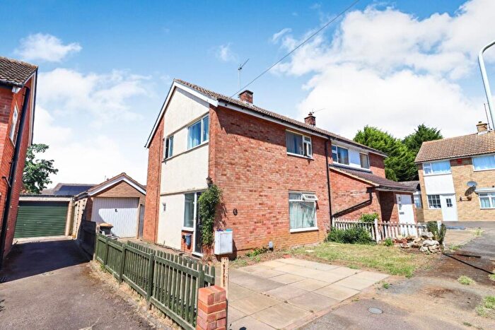 3 Bedroom Semi-Detached House For Sale In Knights Avenue, Clapham, MK41