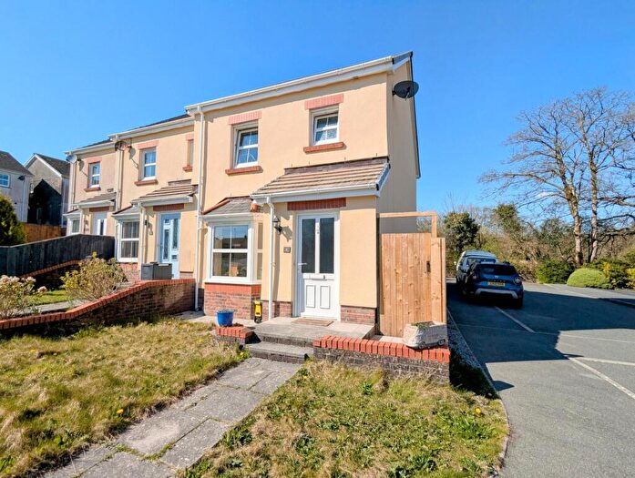 4 Bedroom End Of Terrace House For Sale In Llygad Y Ffynnon, Five Roads, Llanelli, Carmarthenshire., SA15