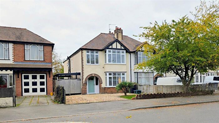 4 Bedroom Semi-Detached House For Sale In Riversley Road, Gloucester, GL2