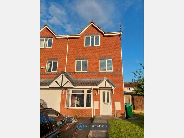 4 Bedroom Semi-Detached House To Rent In Cauldale Close, Manchester, M24