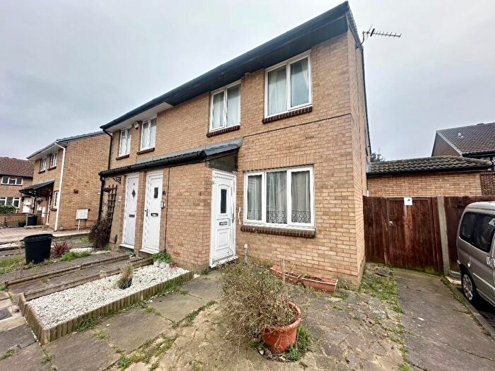 1 Bedroom Flat To Rent In Aubrietia Close, Romford, RM3