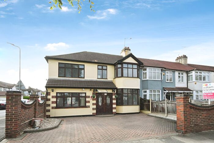 5 Bedroom End Terrace House For Sale In Belgrave Avenue, Romford, RM2