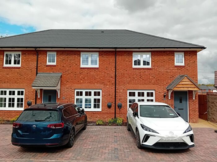 3 Bedroom End Of Terrace House For Sale In Giles Close, Harlington, LU5