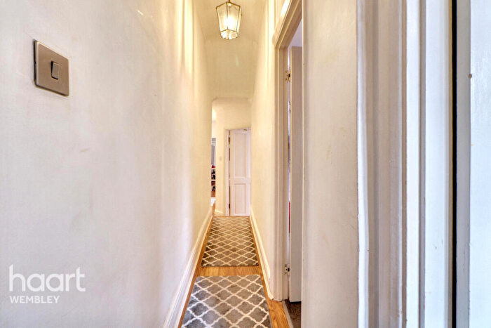 2 Bedroom Flat For Sale In Oldfield Road, London, NW10