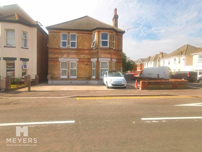 2 Bedroom Apartment To Rent In Harvey Road, Bournemouth, BH5