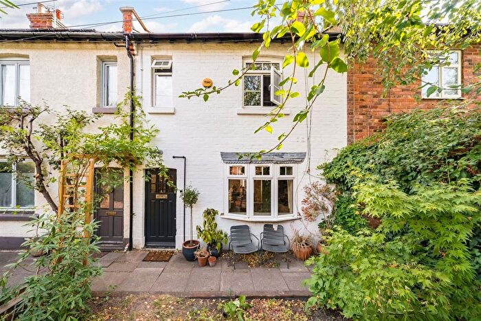 2 Bedroom Terraced House For Sale In Campion Terrace, Cricklewood, NW2