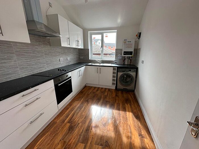 4 Bedroom Flat To Rent In North Street, Leighton Buzzard, Bedfordshire, LU7
