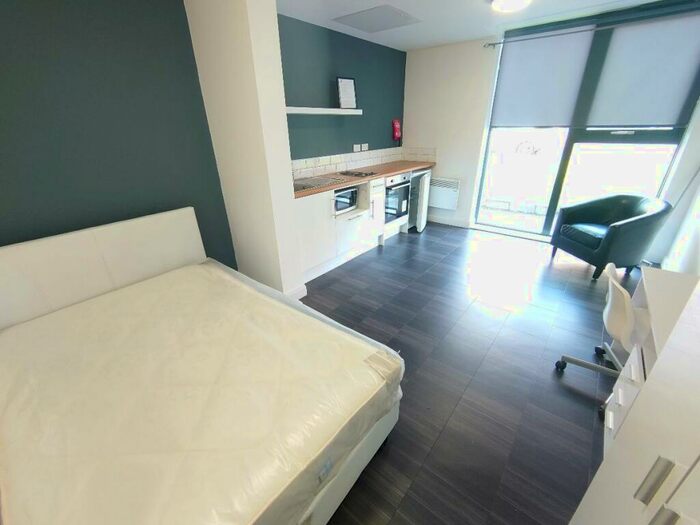 Studio To Rent In St Cyprian's Church, L7