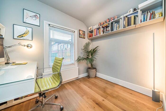 3 Bedroom Detached House For Sale In Caversham Road, Kingston Upon Thames, KT1