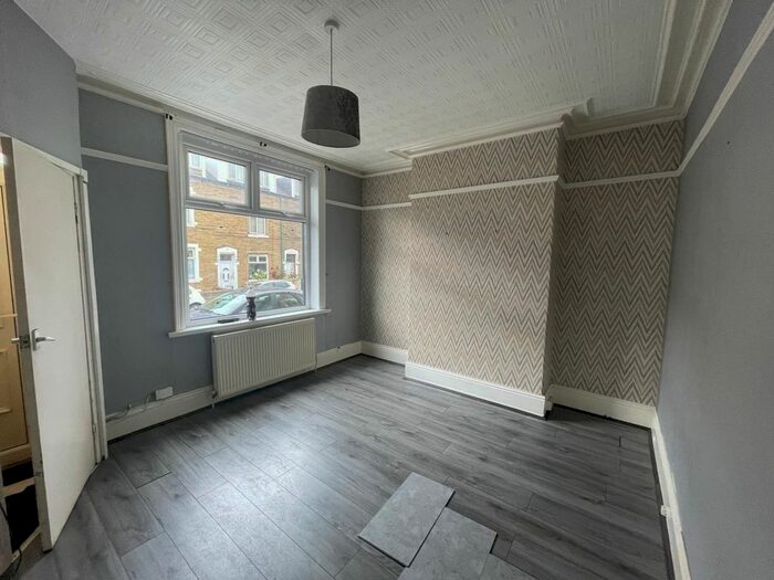 3 Bedroom Terraced House To Rent In Cottam Terrace, Bradford, West Yorkshire, BD7