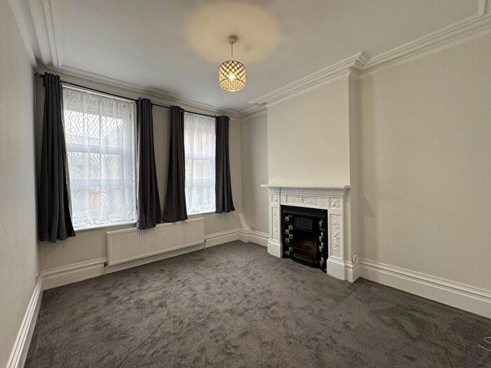 2 Bedroom Flat To Rent In Chamberlayne Road, Kensal Rise, NW10