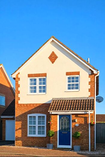 3 Bedroom Detached House For Sale In Anne Boleyn Close, Eastchurch, Sheerness, ME12