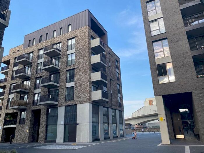 2 Bedroom Flat To Rent In Goby House, Creek Road, London, SE8
