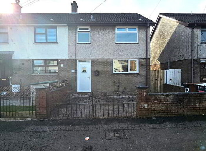 3 Bedroom End Of Terrace House For Sale In Hollybank Drive, Newtownabbey, BT37
