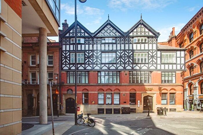 2 Bedroom Flat For Sale In Tudor House, Chapel Walks, Manchester, M2