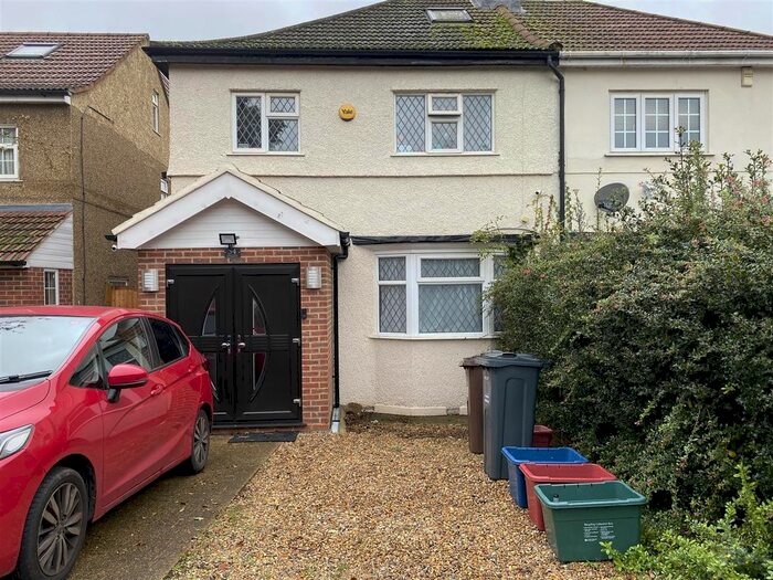 3 Bedroom Property To Rent In Jersey Road, Hounslow, TW5