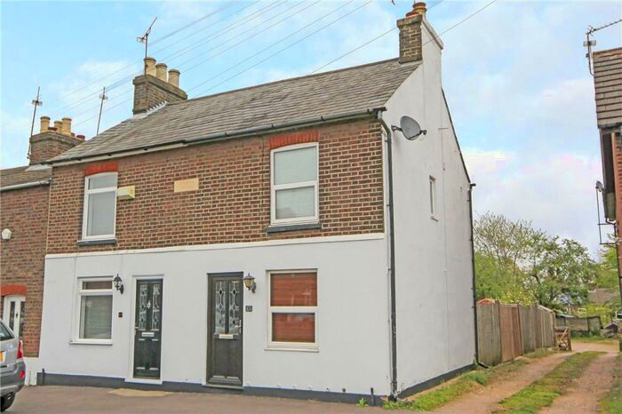 2 Bedroom Terraced House To Rent In Front Street, Slip End, Luton, Bedfordshire, LU1