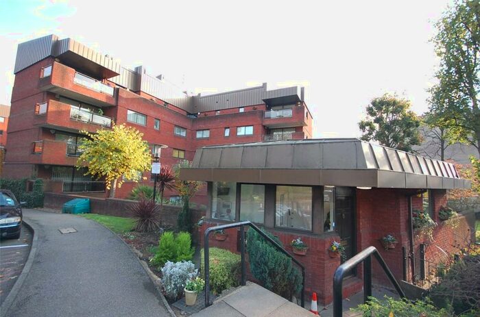 2 Bedroom Apartment To Rent In Spencer Close, Finchley, N3