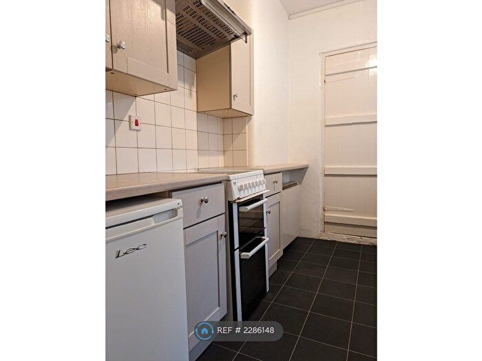 1 Bedroom Flat To Rent In York Road, Hove, BN3