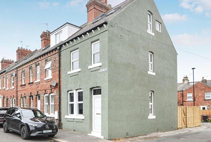 4 Bedroom End Of Terrace House To Rent In Roker Road, Harrogate, HG1