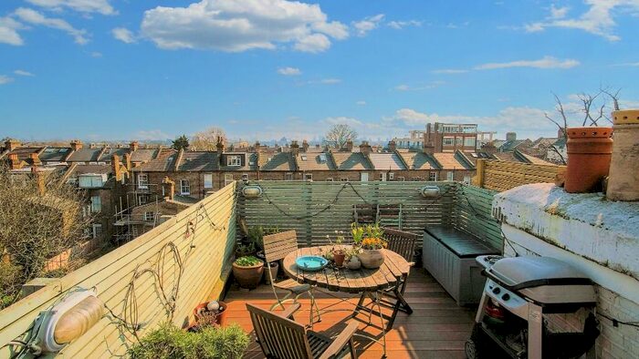 2 Bedroom Maisonette To Rent In St. John's Villas, Archway, London, N19