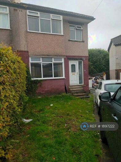 3 Bedroom Semi-Detached House To Rent In Brantwood Grove, Bradford, BD9