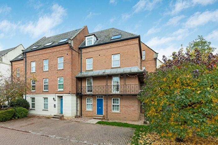 2 Bedroom Flat To Rent In Victoria Place, Banbury, OX16