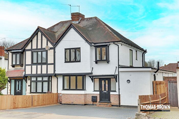 4 Bedroom Semi-Detached House For Sale In Avalon Road, Orpington, BR6