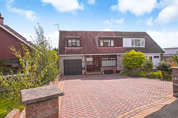 4 Bedroom Semi Detached House For Sale In Scotland Drive, Dunfermline, KY12