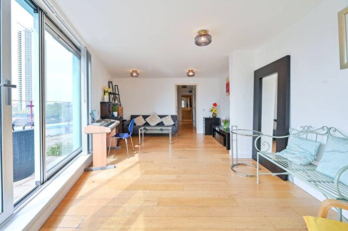 2 Bedroom Flat To Rent In Steedman Street, Elephant And Castle, London, SE17