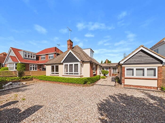 4 Bedroom Chalet For Sale In Park Avenue, Broadstairs, CT10