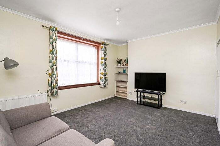 2 Bedroom Flat For Sale In / Slateford Road, Slateford, Edinburgh, EH14