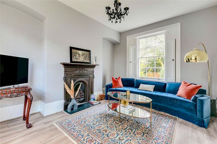 3 Bedroom Property To Rent In Bingham Street, Canonbury, N1