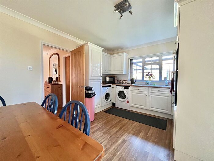 2 Bedroom Detached Bungalow For Sale In Broadway, Fairlight, Hastings, TN35