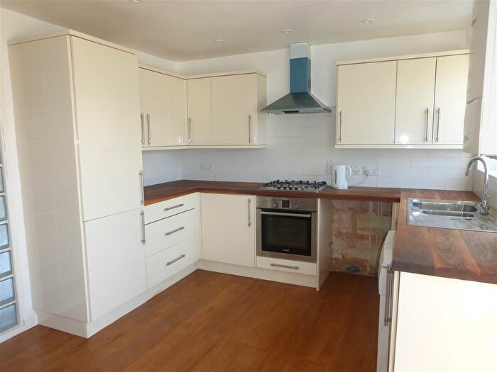 3 Bedroom House To Rent In Slattenham Close, Aylesbury, HP19