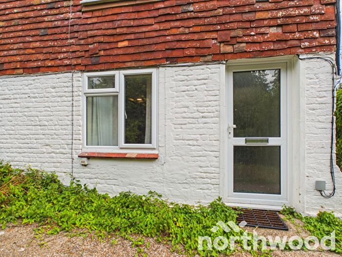 2 Bedroom Semi Detached House To Rent In Blackwall Road, Hinxhill, Ashford, TN25