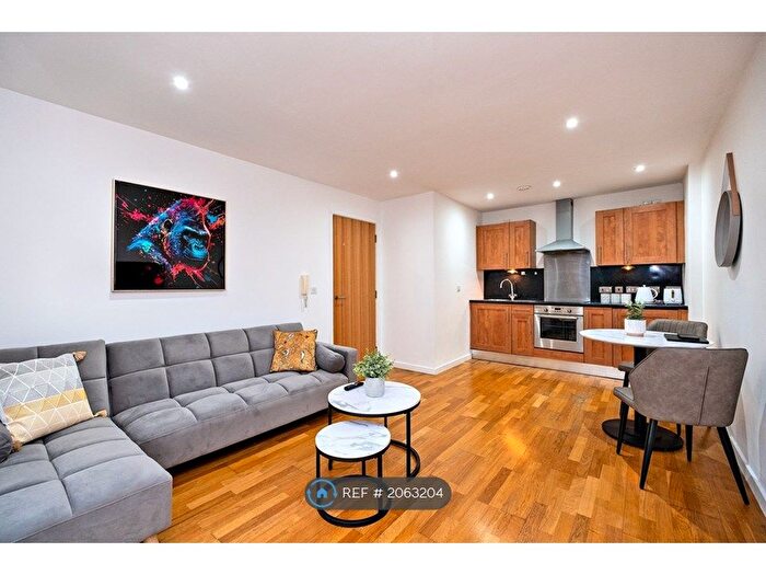 1 Bedroom Flat To Rent In The Gateway North, Leeds, LS9