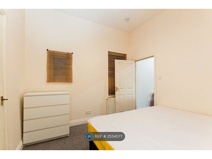 Studio To Rent In Lichfield Grove, London, N3