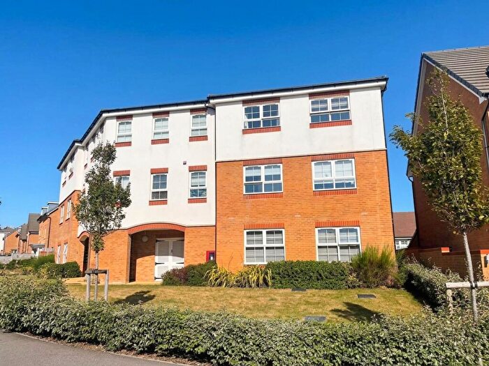 2 Bedroom Flat For Sale In Skylark Avenue, Peacehaven, BN10