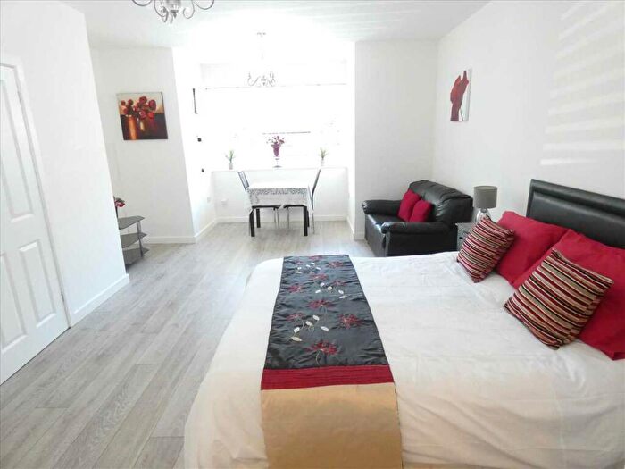 Studio To Rent In Princes Court, - Sea Road, Bournemouth, BH5