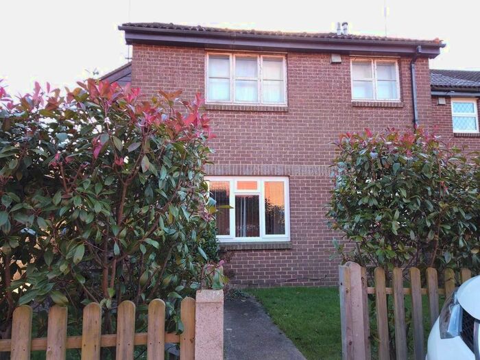 Studio To Rent In Withey Meadows, Hookwood, Horley, RH6