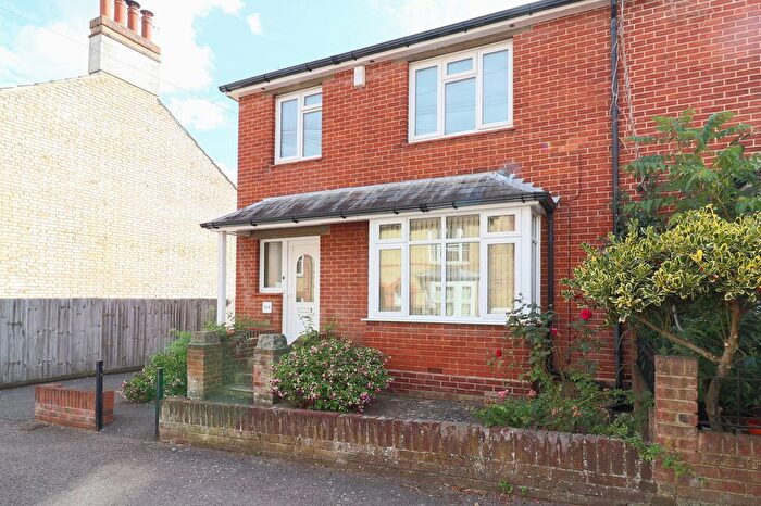 3 Bedroom Semi Detached House To Rent In Guildford Road, Canterbury, CT1