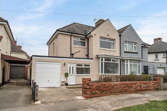 3 Bedroom Semi Detached House For Sale In Fifth Avenue, York, YO31