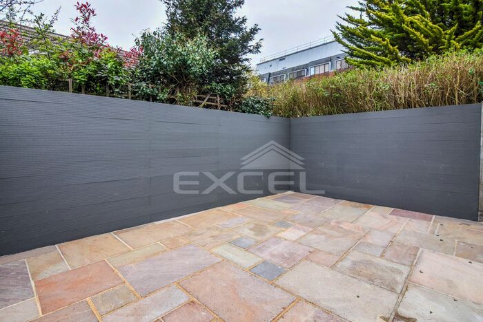 2 Bedroom Cottage To Rent In Litchfield Gardens, Willesden Green, London, NW10