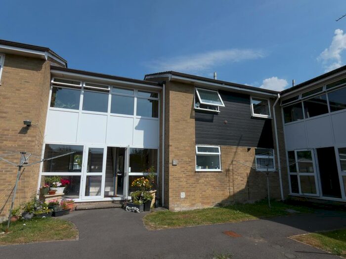1 Bedroom Flat To Rent In Richens Drive, Carterton, Oxon, OX18