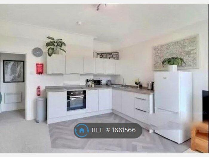 2 Bedroom Flat To Rent In Frant Road, Tunbridge Wells, TN2