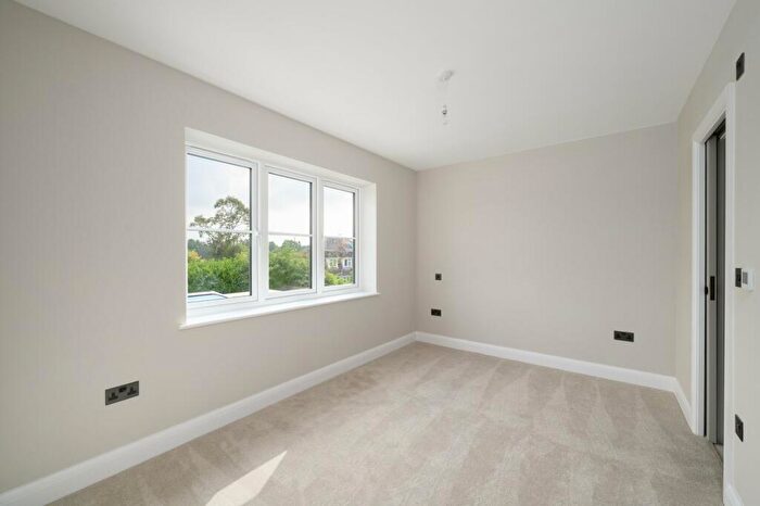 4 Bedroom Detached House For Sale In North Drive, Hutton, Brentwood, CM13