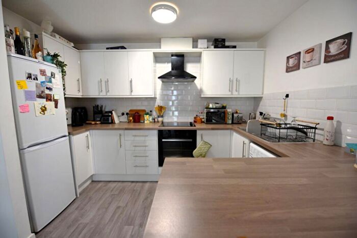 2 Bedroom Flat To Rent In Horsforth House, Flat, LS18