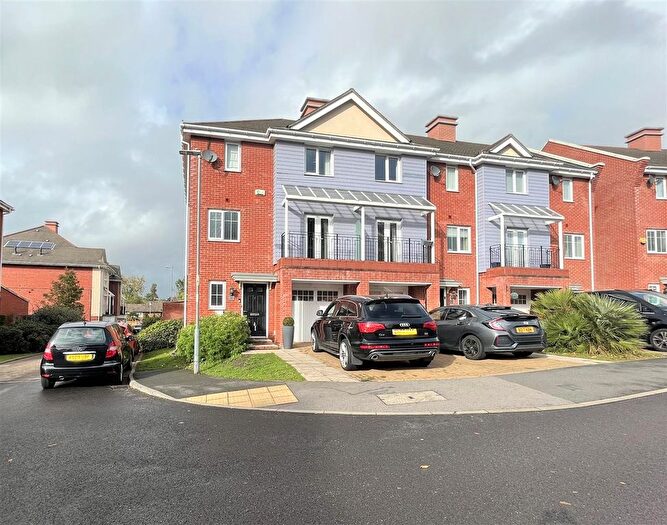4 Bedroom Town House For Sale In Flowers Avenue, Ruislip, HA4