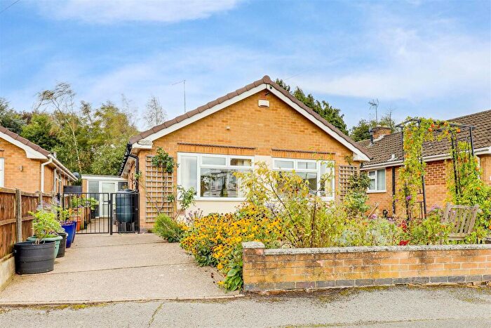 3 Bedroom Detached House For Sale In Leslie Grove, Calverton, Nottinghamshire, NG14